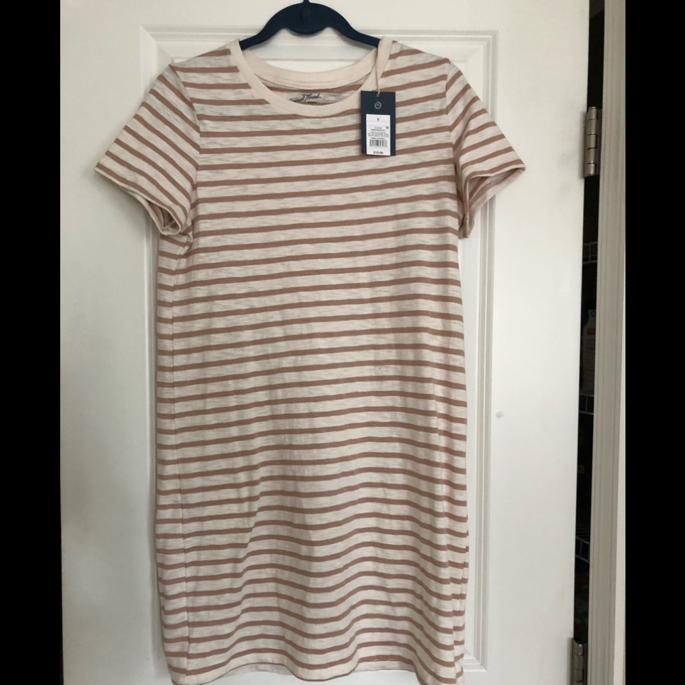 Universal Girls Small T shirt style summer dress